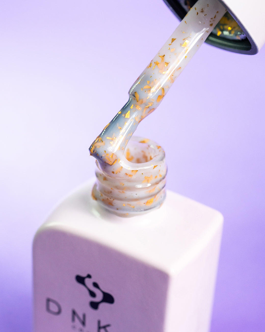 DNKA's cover base FAMOUS 12ml